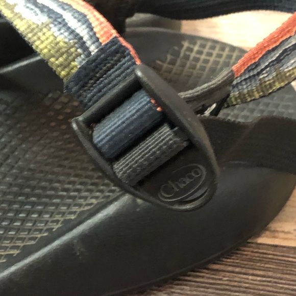 Special Edition Chacos Men’s Size 10 - Picture 4 of 9